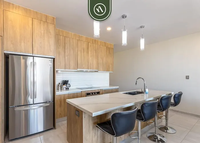 Hébergement de vacances New 2 Bedroom With Private Terrace - Bbq *