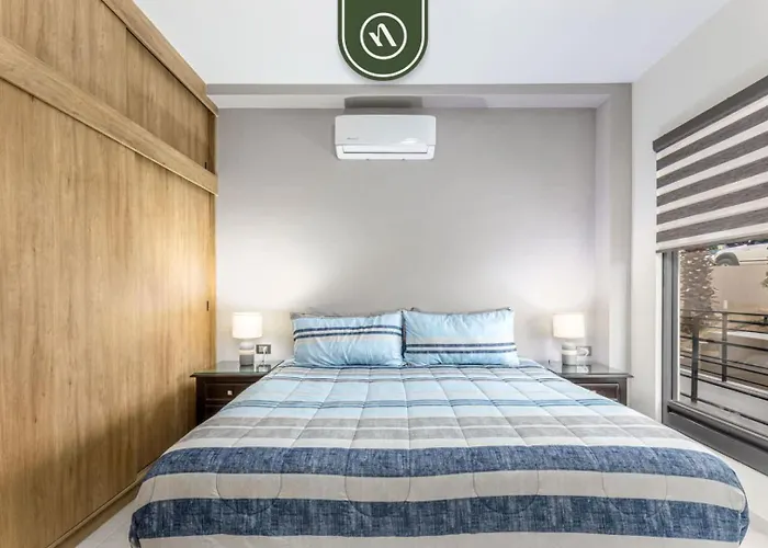 Hébergement de vacances New 2 Bedroom With Private Terrace - Bbq *