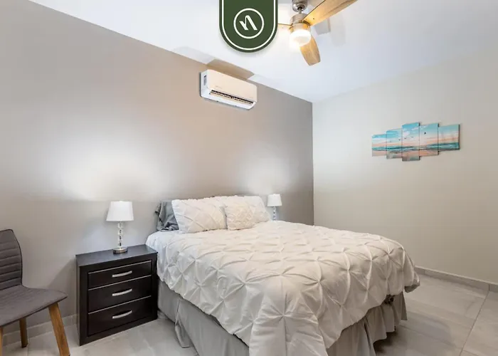 Hébergement de vacances New 2 Bedroom With Private Terrace - Bbq *