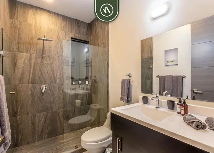 Hébergement de vacances New 2 Bedroom With Private Terrace - Bbq